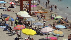 Violent brawl over lounge chairs at famous beach leaves one man dead, others facing charges Sydney Private Schools